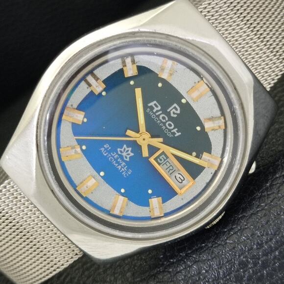 Vintage 1973 Ricoh Automer atic Mens SilvWatch W/daydate & Blue accents - Picture 1 of 10